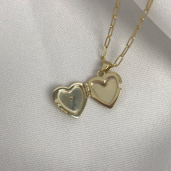 Keepsake Starburst Cz 14k Gold Heart Locket - Picture 10 of 13